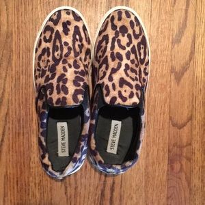Leopard slip on